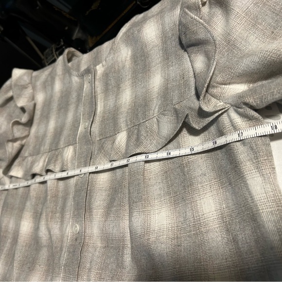 Reformation Long-sleeve shirt/ buttons Size XS - Picture 7 of 9